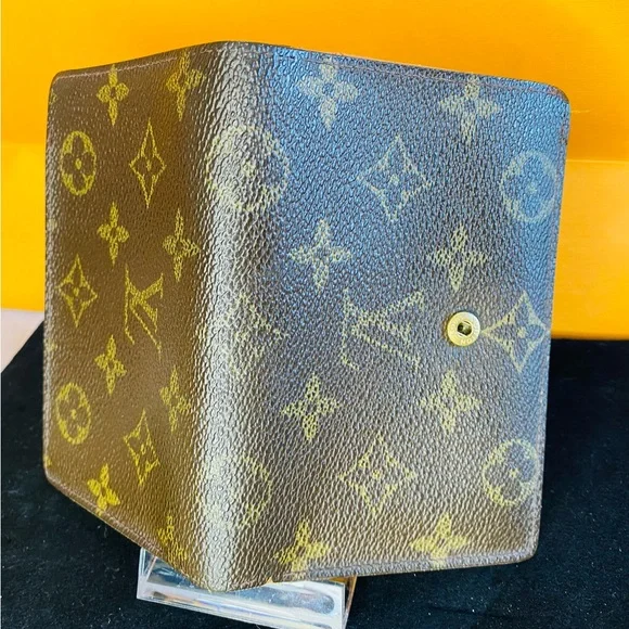 Louis Vuitton Vintage Viennois Wallet with Kisslock. Authentic and rare. - Picture 11 of 17